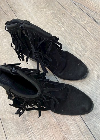 Siyah Süet Püsküllü Kadın Dolgu Topuk Bot - Görsel 6
