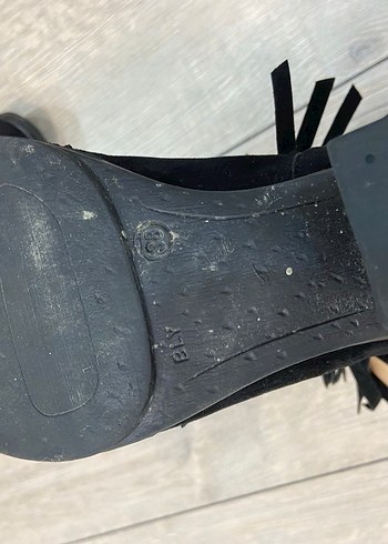 Siyah Süet Püsküllü Kadın Dolgu Topuk Bot - Görsel 4