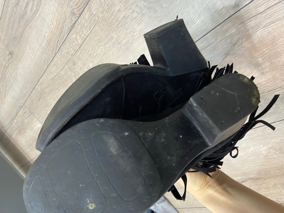 Siyah Süet Püsküllü Kadın Dolgu Topuk Bot - Görsel 3