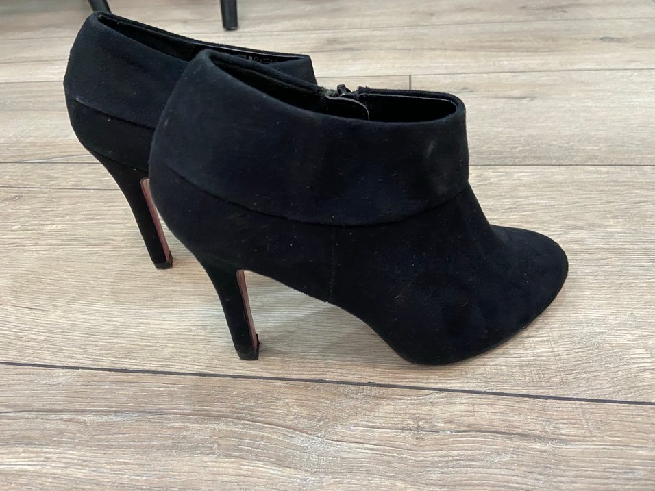Siyah Süet Kadın Topuklu Bot - Görsel 2