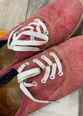 Gri Tabanlı Kırmızı Süet Kadın Spor Ayakkabı - Görsel 3