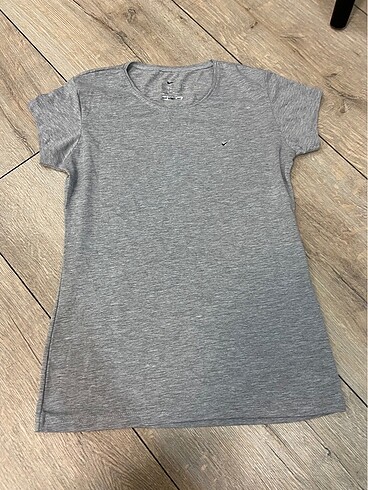 nike kadın gri tshirt