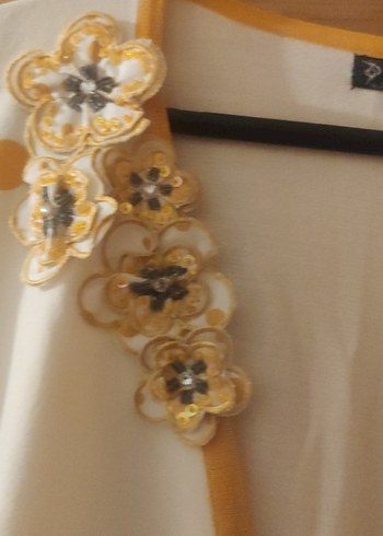 Beyaz V Yakalı Uzun Kollu Kadın Bluz - Görsel 2