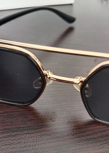 Gold detaylı kadın güneş gözlüğü - Görsel 4