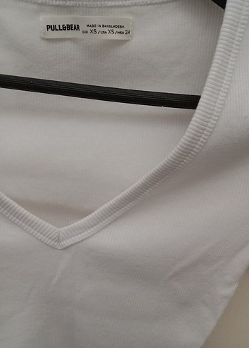 Kadın Beyaz V Yakalı Kısa Crop Tişört - Görsel 3