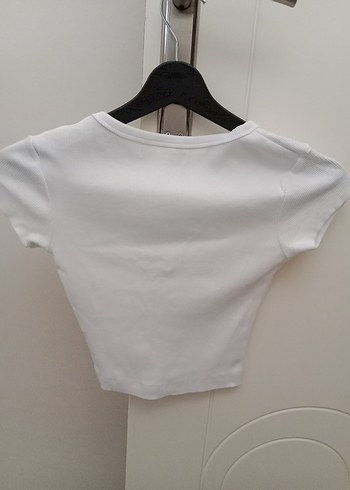 Kadın Beyaz V Yakalı Kısa Crop Tişört - Görsel 2