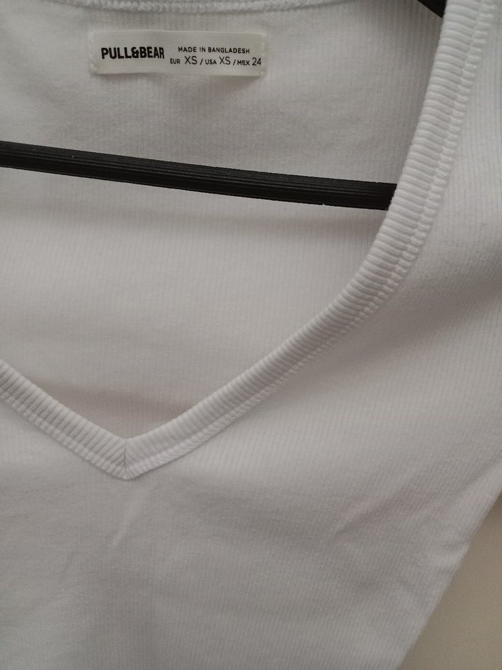 Kadın Beyaz V Yakalı Kısa Crop Tişört - Görsel 3