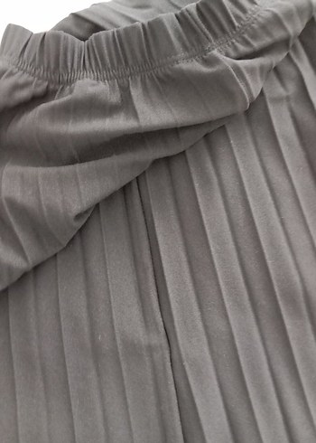 Siyah Piliseli Uzun Kadın Etek - Görsel 2