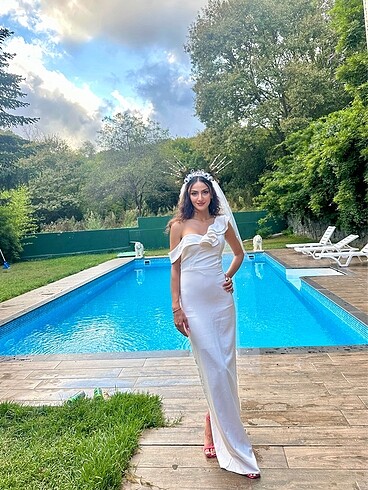 Beyaz elbise