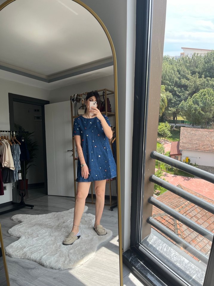 Düğmeli Kısa Kollu Mavi Denim Elbise - Görsel 2