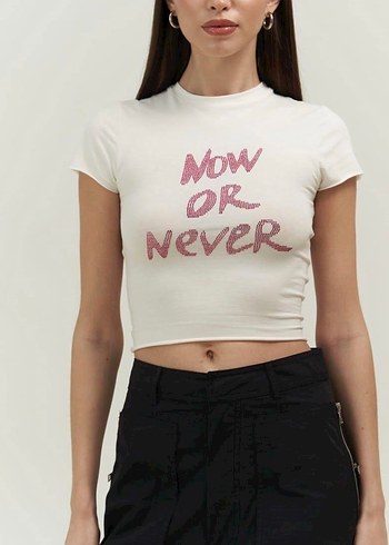 Beyaz Baskılı Kısa Kollu Crop Tişört - Görsel 2