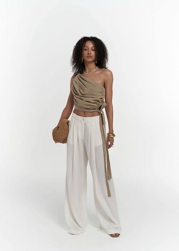 Bej Keten Askılı Drapeli Bluz - Görsel 3