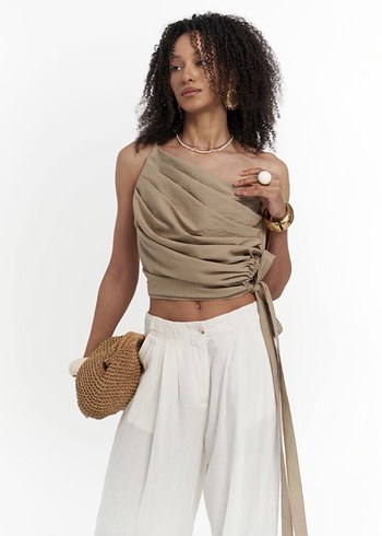 Bej Keten Askılı Drapeli Bluz - Görsel 4