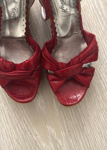 36 Beden Kırmızı Deri Vintage Dolgu Topuklu Kadın Ayakkabı