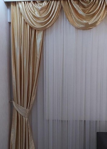 Farba ve fon perde