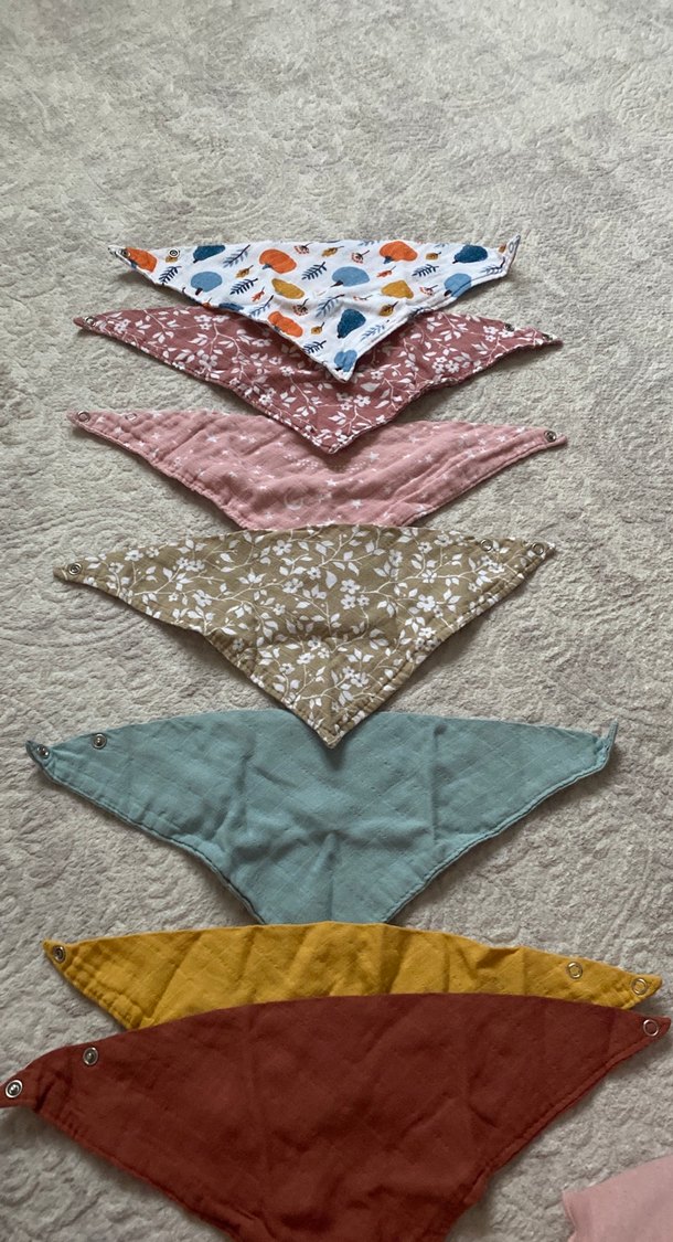 Nakışlı Çok Renkli Bebek Önlükleri - Görsel 5