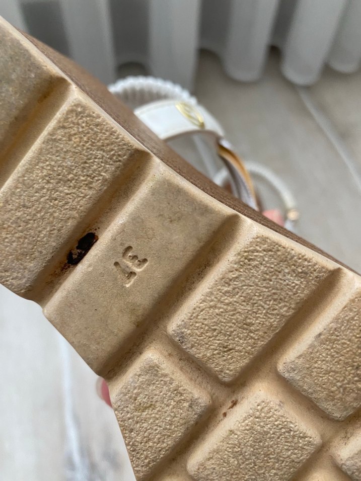 Diger Beyaz Yılan Desenli Dolgu Topuklu Kadın Sandalet - Görsel 2