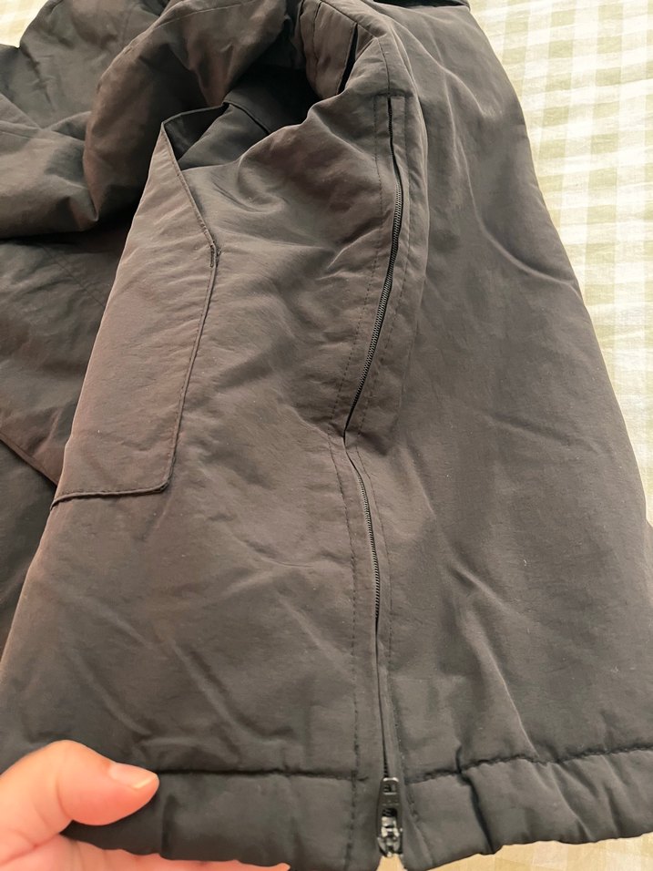 Pull&Bear Siyah Kapitone Mont — görsel 2/4