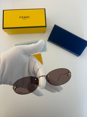 FENDİ FE4075US 30F 54 EKARTMAN BAYAN GÜNEŞ GÖZLÜĞÜ