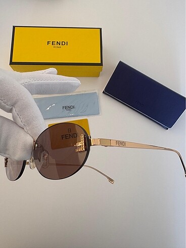Fendi FENDİ FE4075US 30F 54 EKARTMAN BAYAN GÜNEŞ GÖZLÜĞÜ