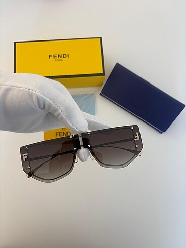 FENDİ FE40096 55A 68 EKARTMAN BAYAN GÜNEŞ GÖZLÜĞÜ
