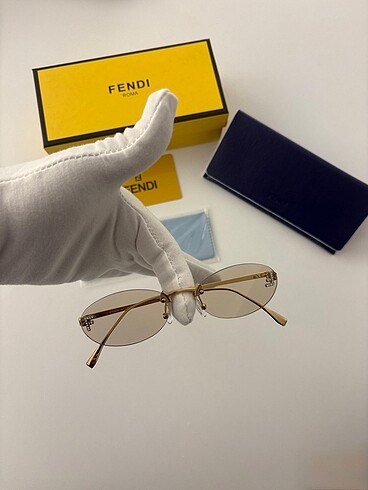 FENDİ FE40046S 01 56 BAYAN GÜNEŞ GÖZLÜĞÜ