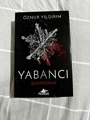 Yabancı Şahmeran- Öznur Yıldırım (Ciltli)