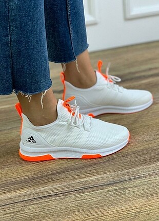 Adidas Bayan modeli