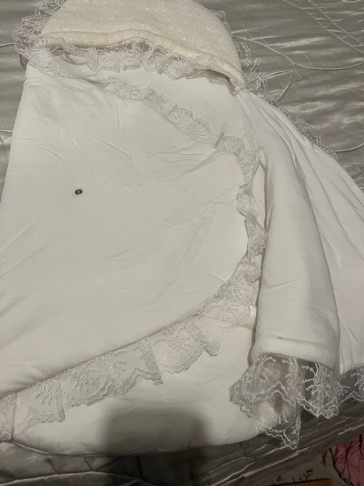 Beyaz Nakışlı Keten Bebek Kundak Örtüsü - Görsel 3