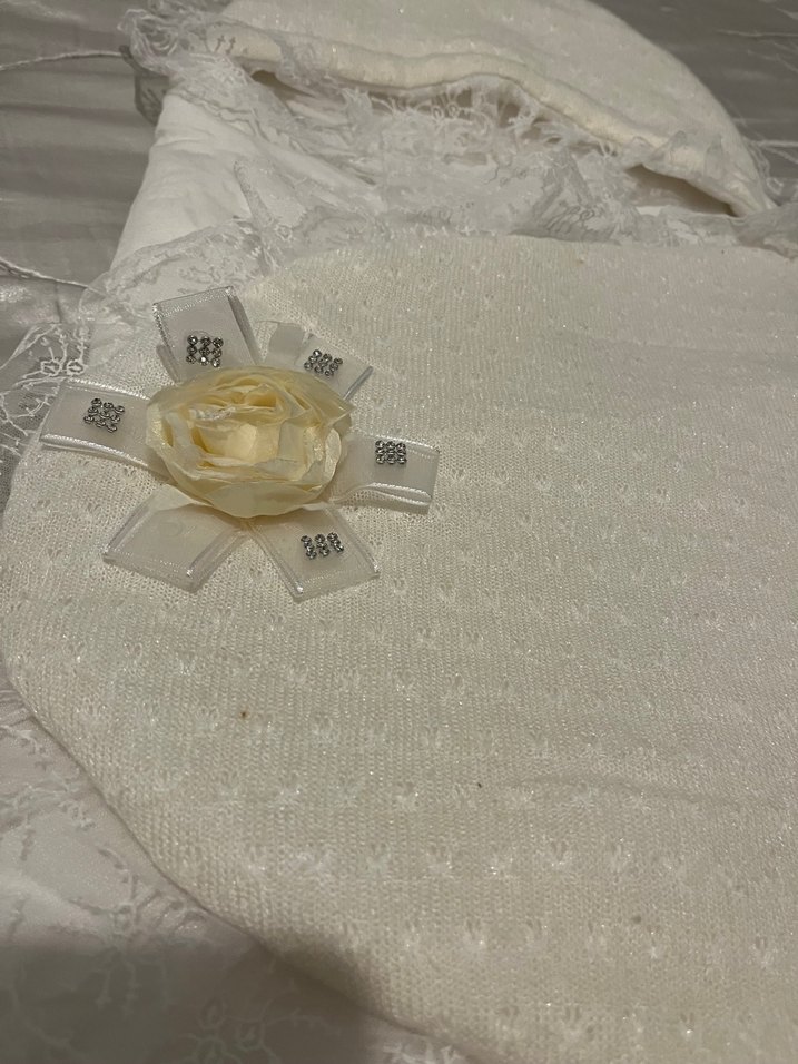 Beyaz Nakışlı Keten Bebek Kundak Örtüsü - Görsel 2