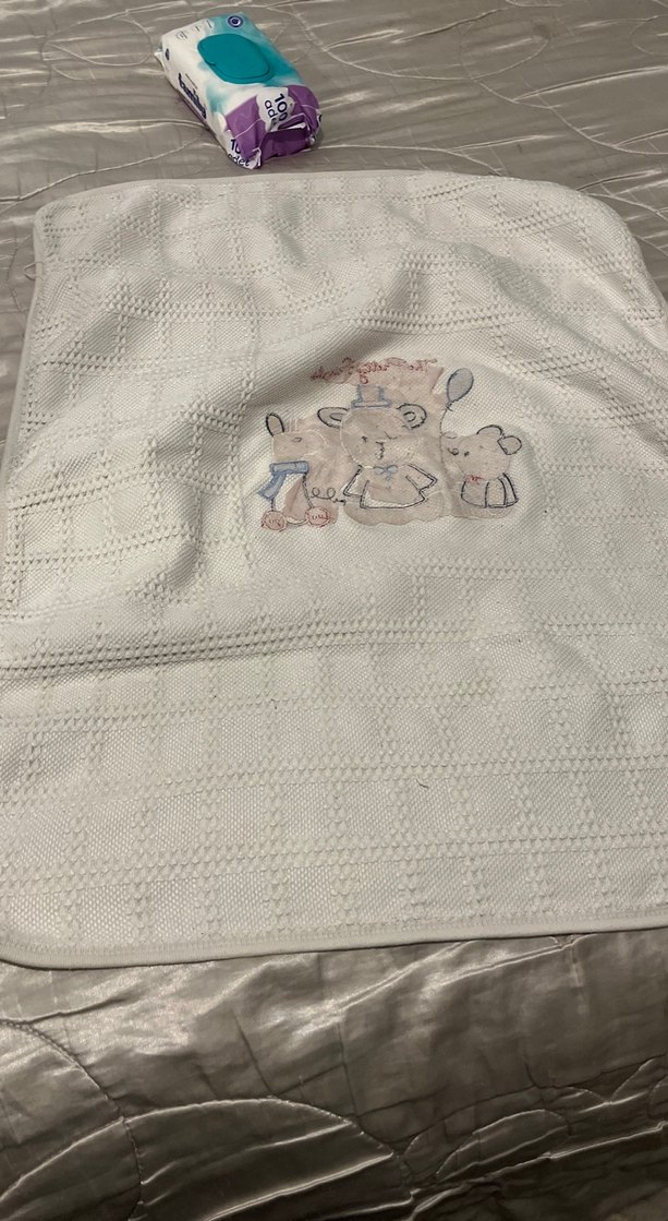 Nakışlı Beyaz Çocuk Battaniyesi - Görsel 2