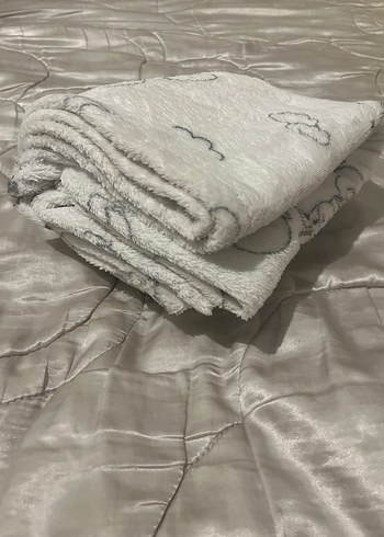 Beyaz Gri Desenli Çocuk Battaniyesi - Görsel 5