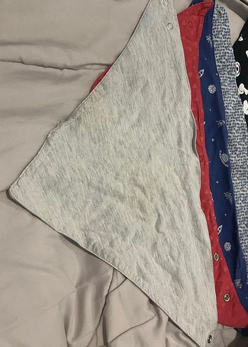 Mickey Baskılı Çok Renkli Bebek Önlüğü - Görsel 5