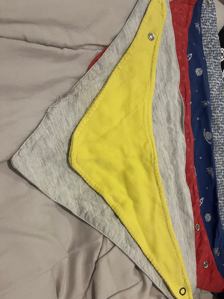 Mickey Baskılı Çok Renkli Bebek Önlüğü - Görsel 4