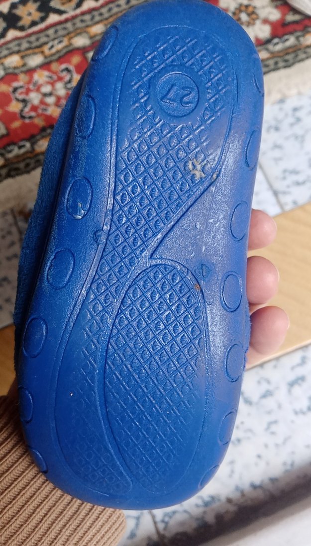 Erkek Çocuk Mavi Kaydırmaz Ev Terliği - Görsel 3