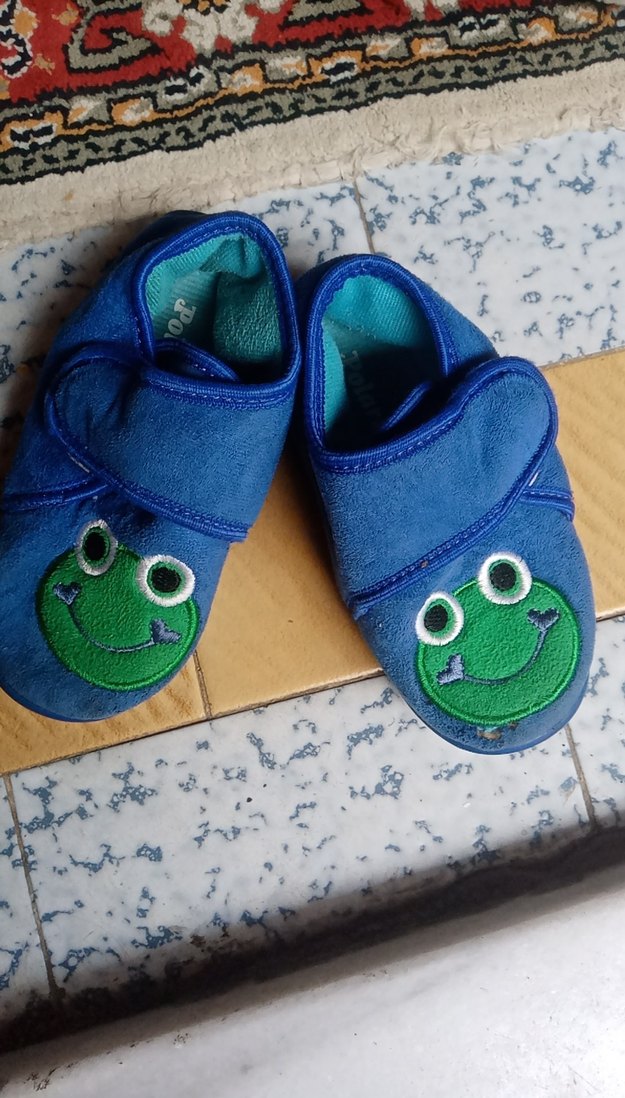 Erkek Çocuk Mavi Kaydırmaz Ev Terliği - Görsel 2