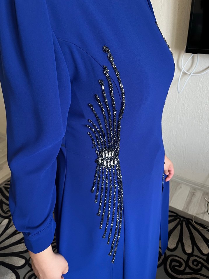 Zincir Detaylı Mavi Uzun Kollu Kadın Elbise - Görsel 2