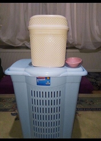 Çöp kovası ve sabunluk hediye 