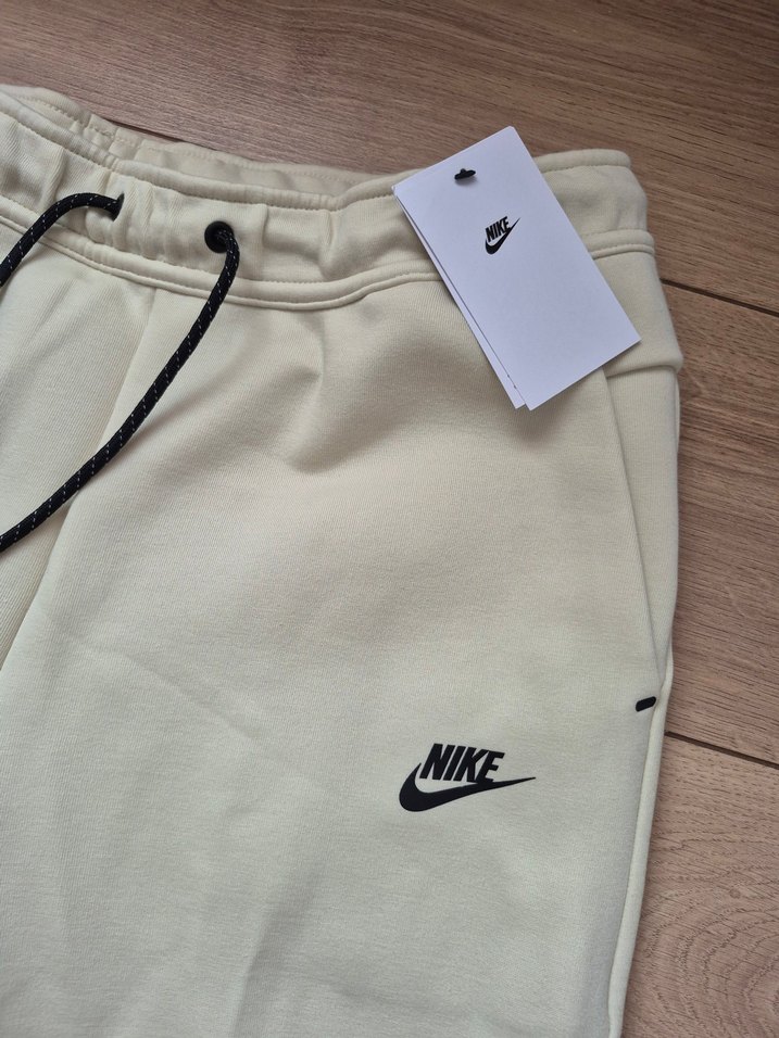 NIKE TECH FLEECE - Görsel 3