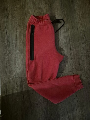 Nike TECH FLEECE