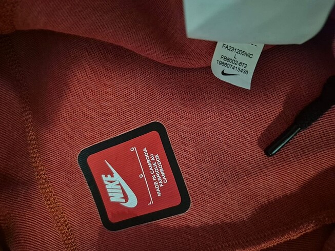 l Beden TECH FLEECE