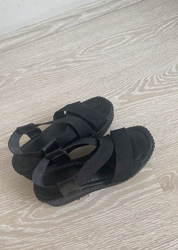 Diğer Siyah dolgu topuk sandalet