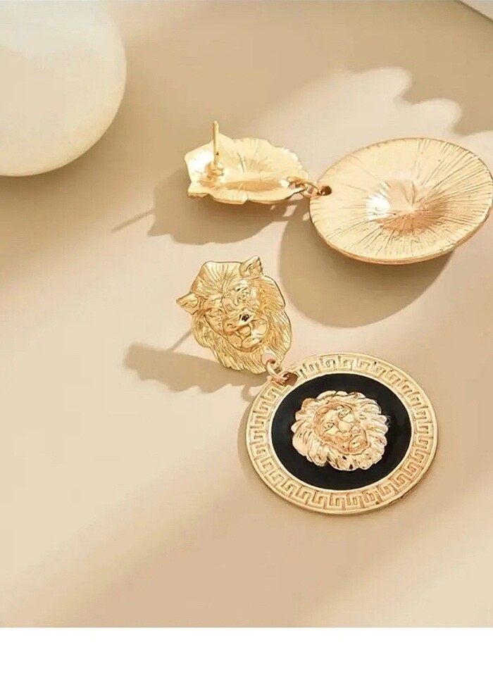 Altın Kaplamalı Aslan Küpe - Görsel 3