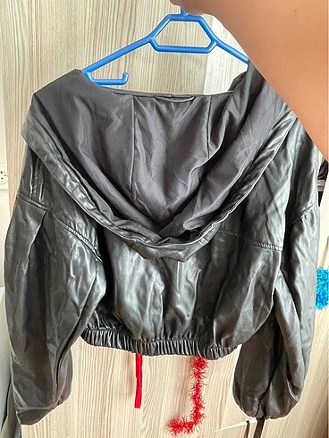 Bershka Kapüşonlu Deri Mont - Görsel 3