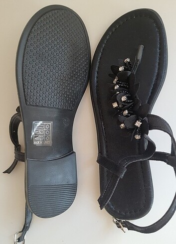Trendyol & Milla 38-39 Uyumlu Taşlı Sandalet