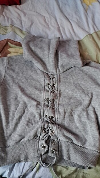 GRI BOĞAZLI CROP
