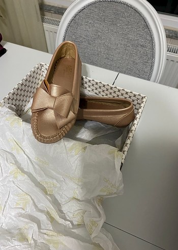 Bej Deri Kadın Dolgu Topuklu Fiyonklu Babet - Görsel 3