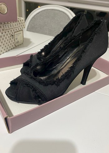 Siyah Fırfırlı Dolgu Topuk Kadın Ayakkabı - Görsel 3