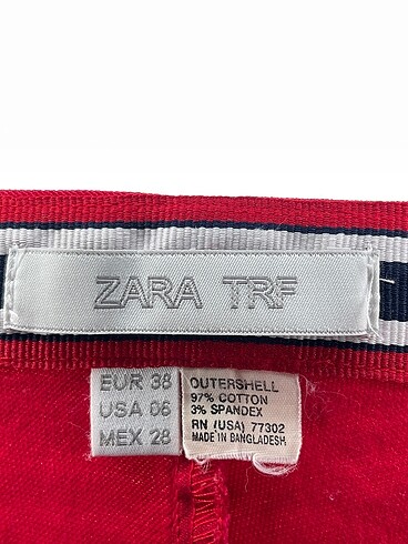 38 Beden kırmızı Renk Zara Mini Şort %70 İndirimli.