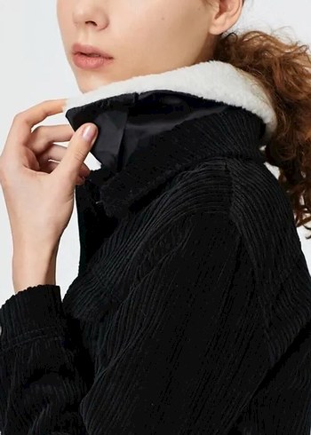 Siyah Kadife Düğmeli Midi Ceket - Görsel 5